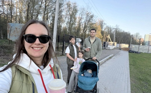 «Мы брали ребенка, рассчитывая только на себя»: как семья с двумя детьми усыновила малыша